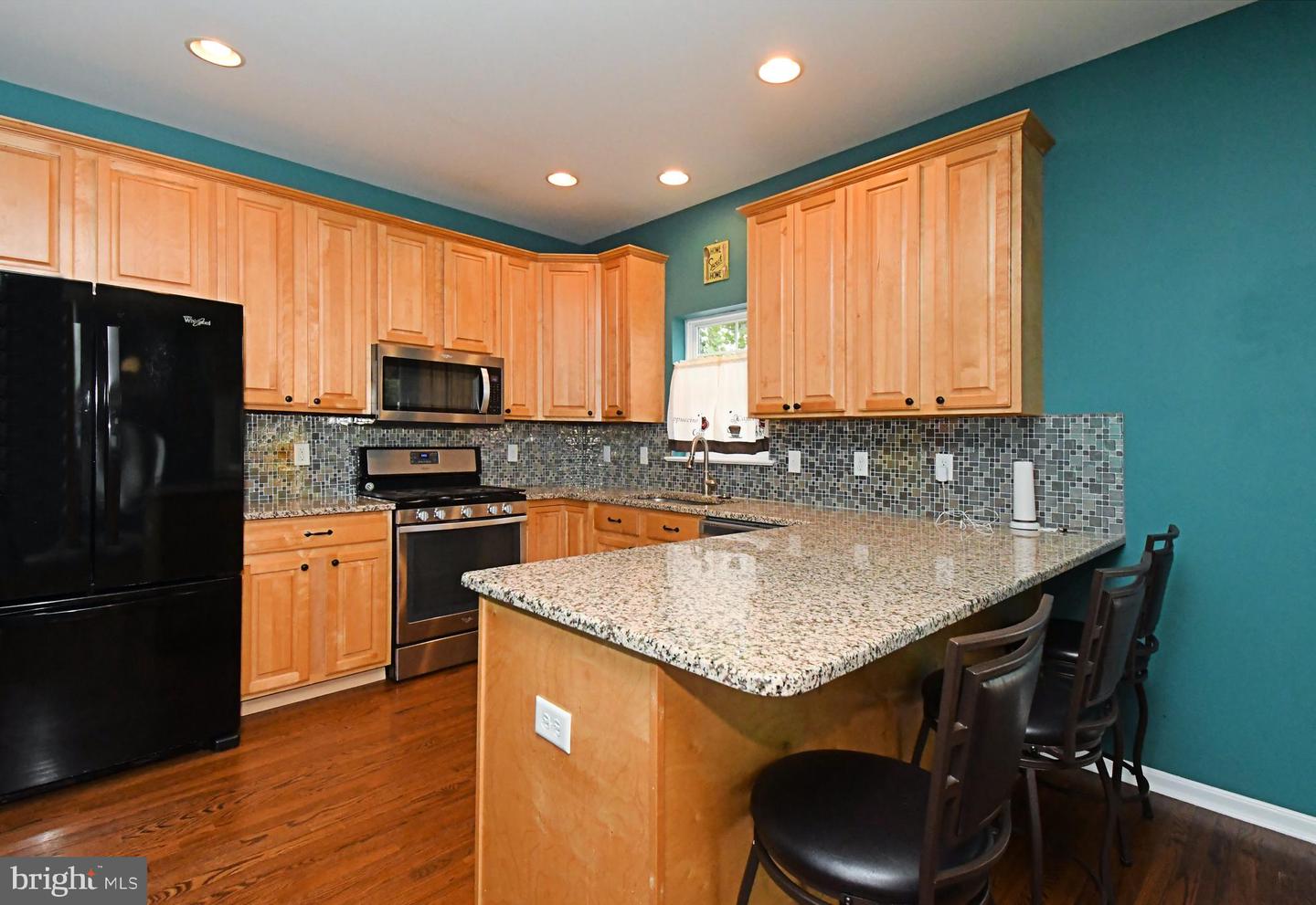 38 A Montclair Ave Property Photo 20