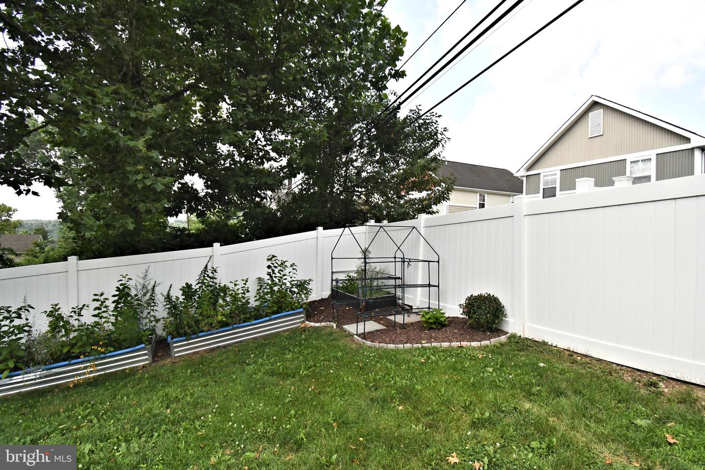 38 A Montclair Ave Property Photo 59