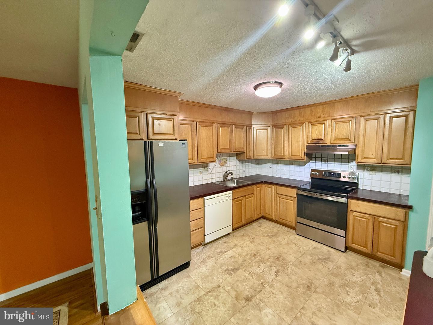 30 Hopkinson Ct #164 Property Photo 7