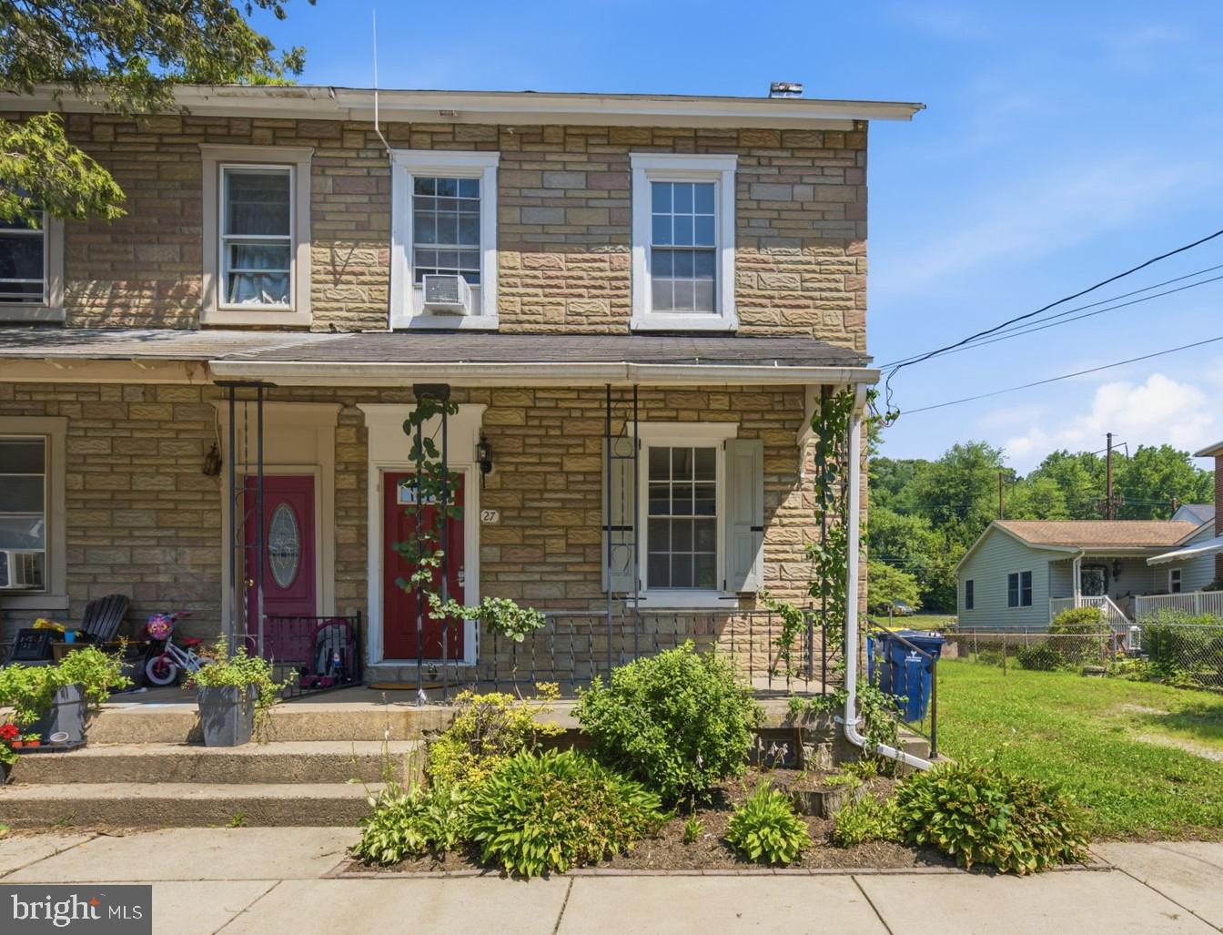 27 SPRUCE ST