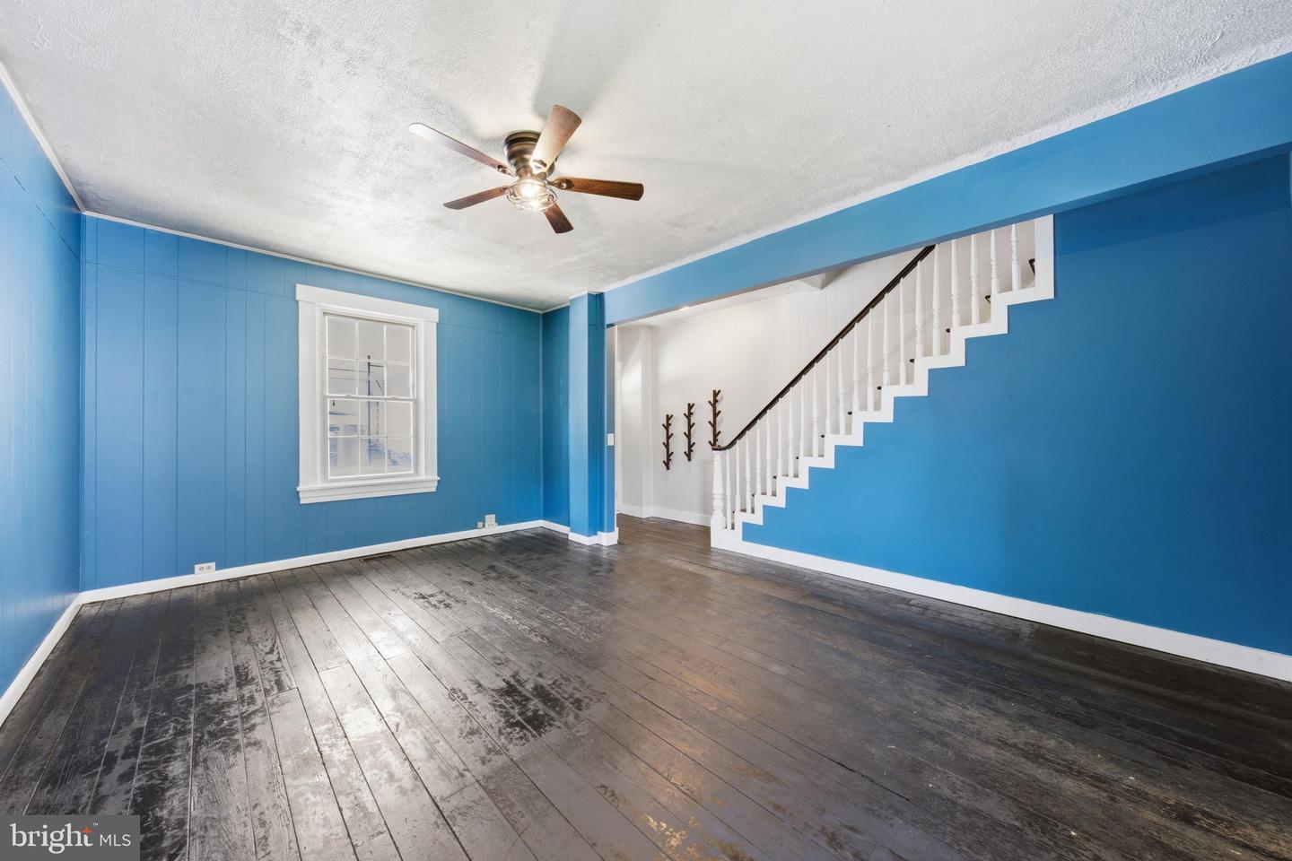 27 Spruce St Property Photo 5