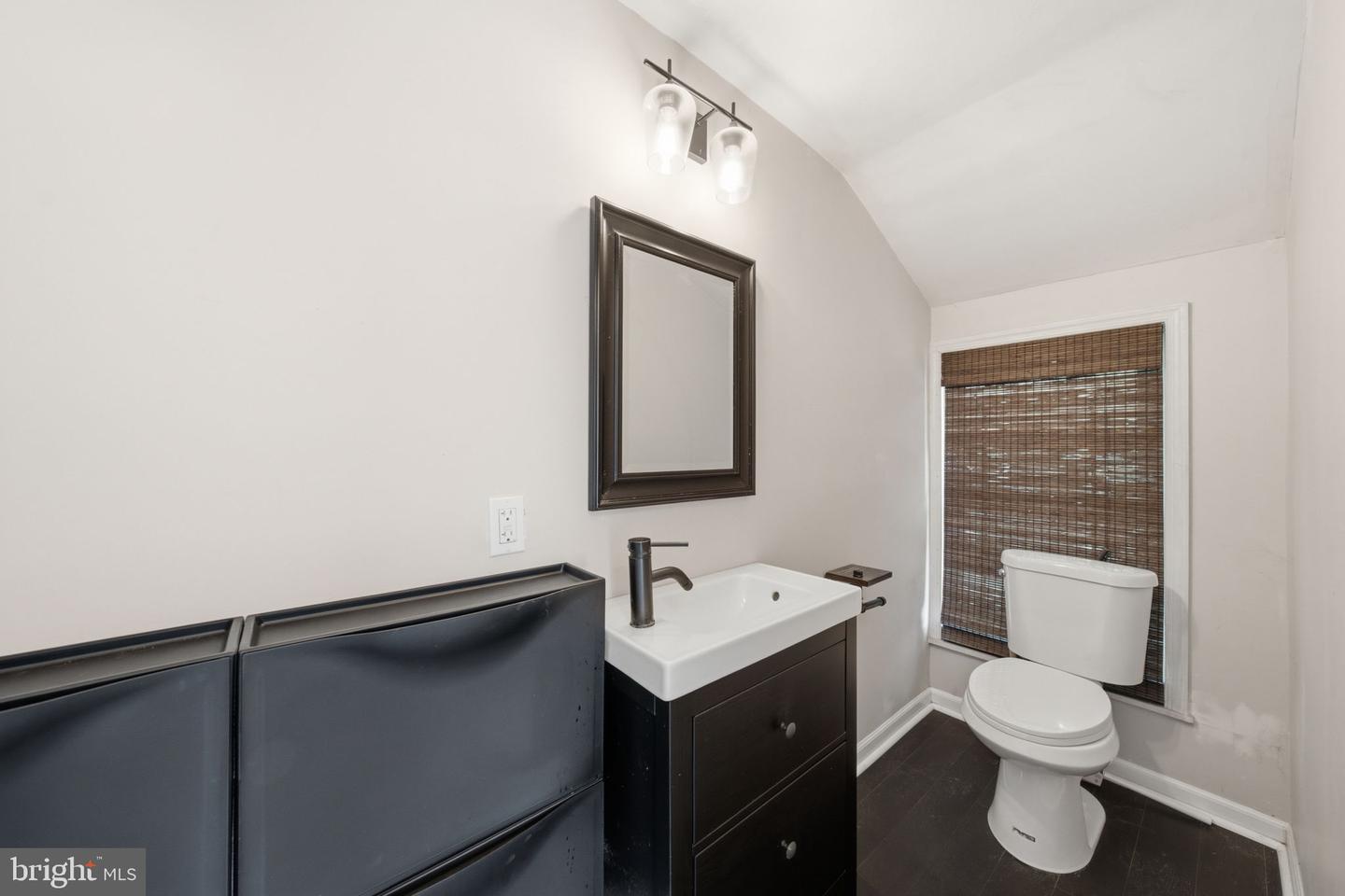 27 Spruce St Property Photo 10
