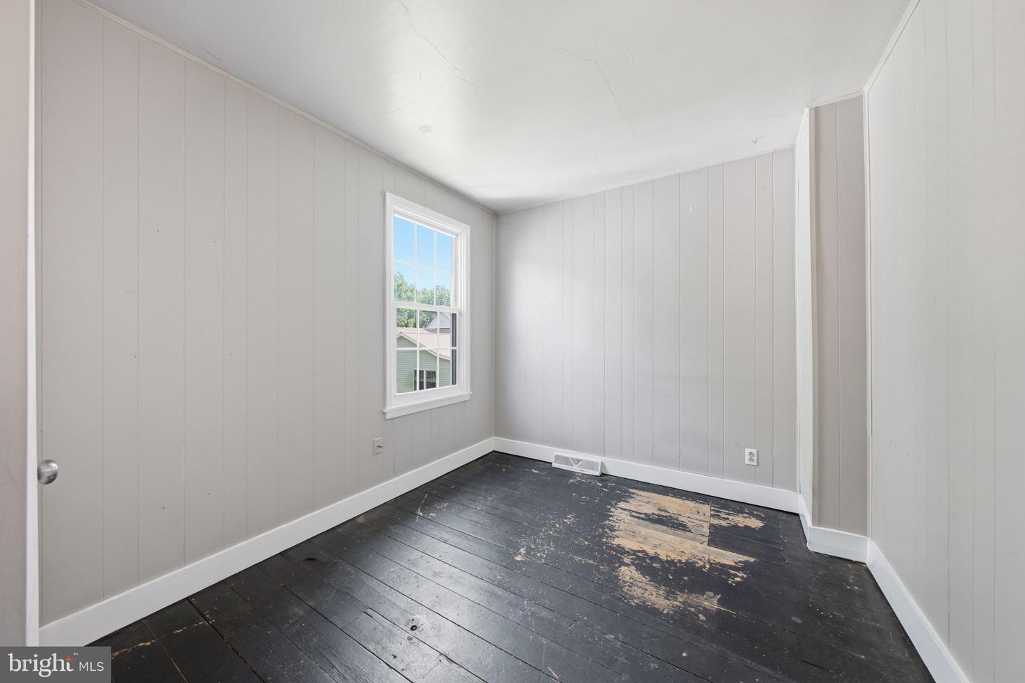 27 Spruce St Property Photo 18