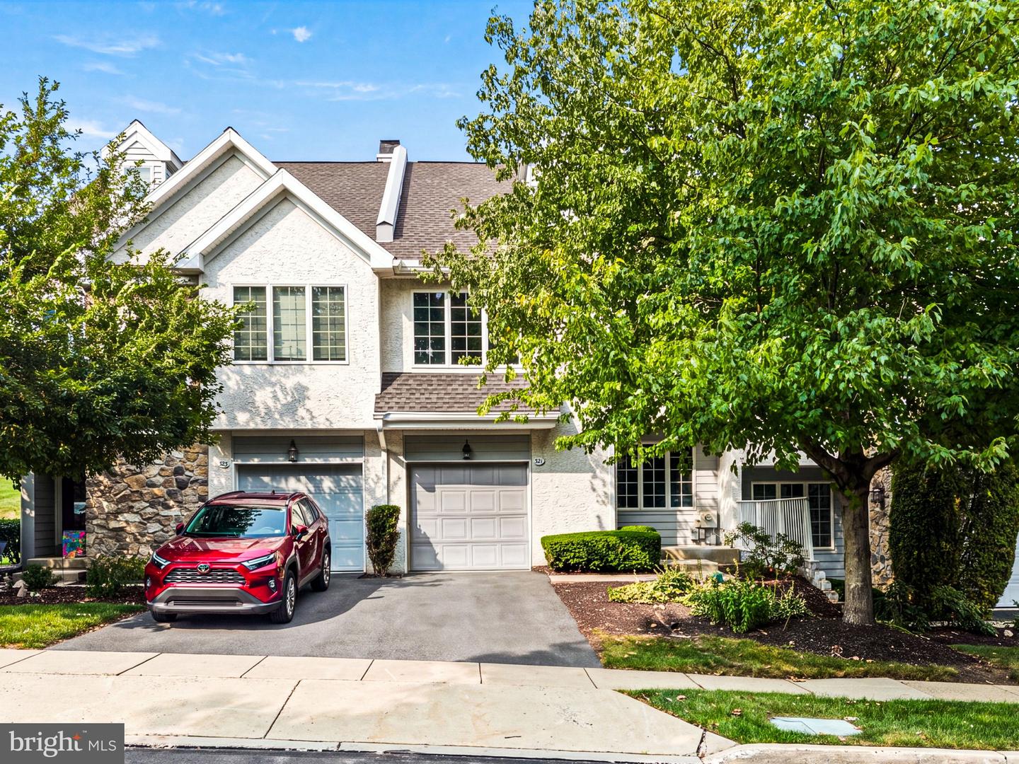321 BRISTOL CIR #321