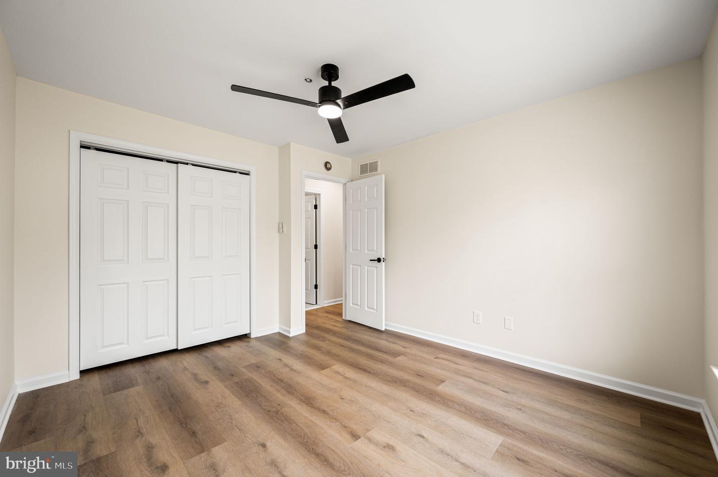 321 Bristol Cir #321 Property Photo 18