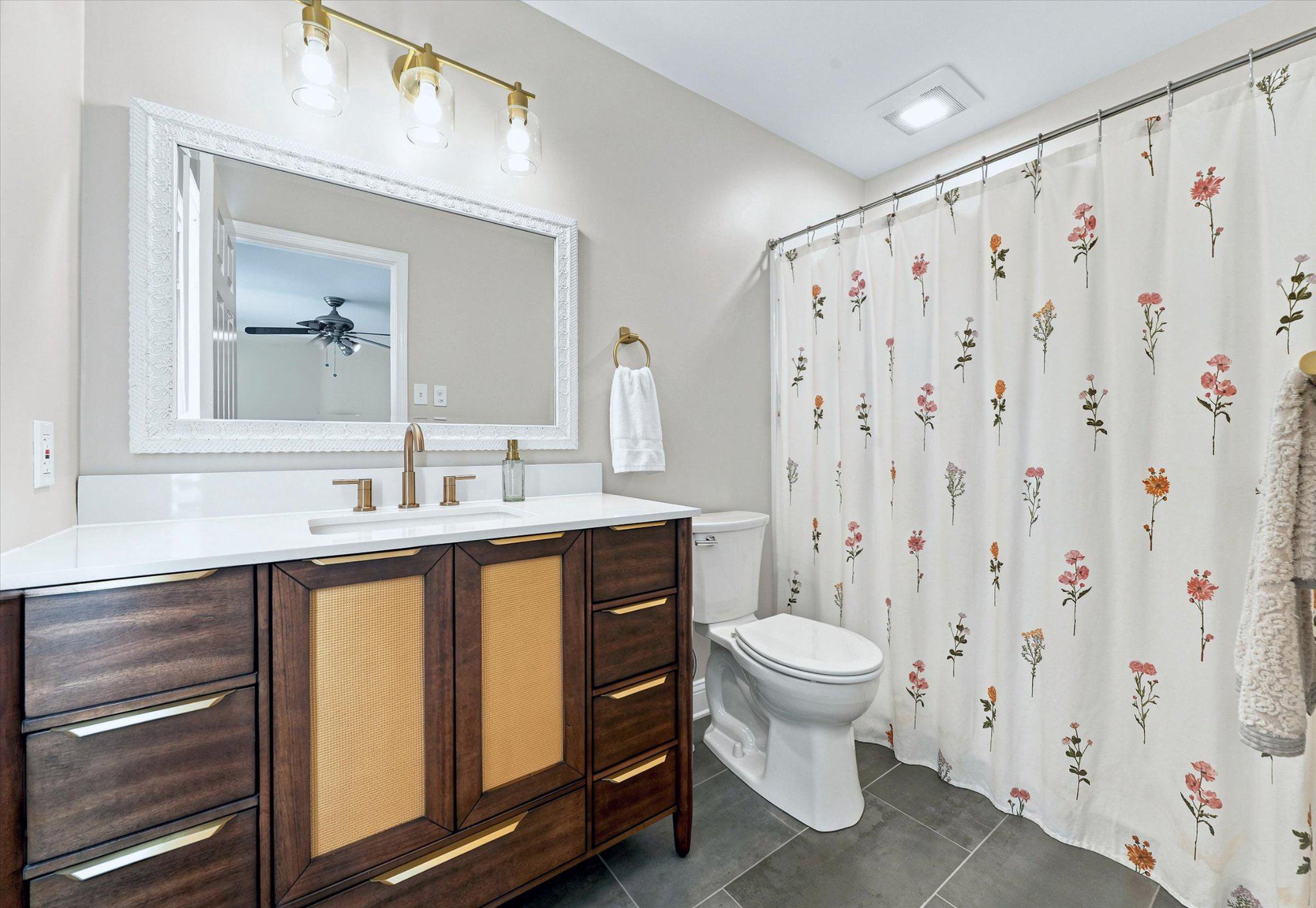 82 E Thomas Ct #82 Property Photo 16