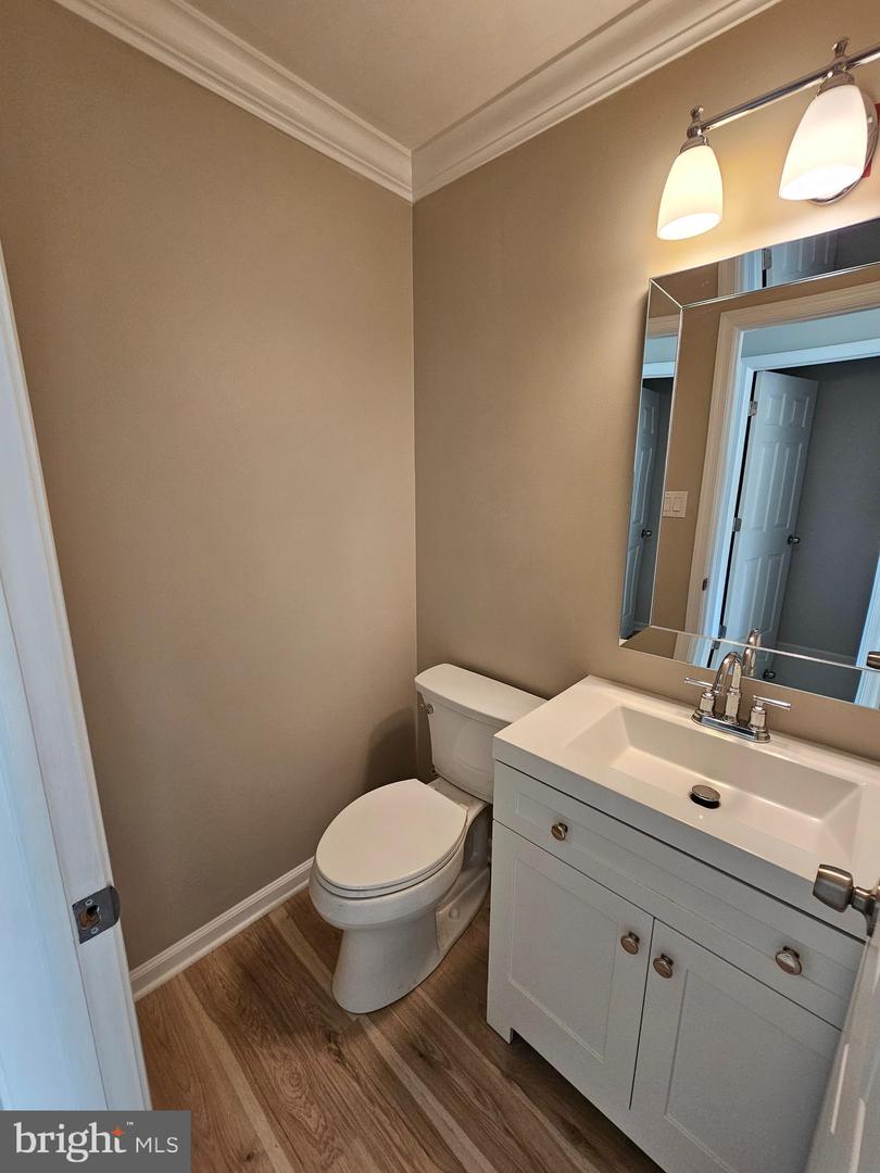 750 E Marshall St #611 Property Photo 7
