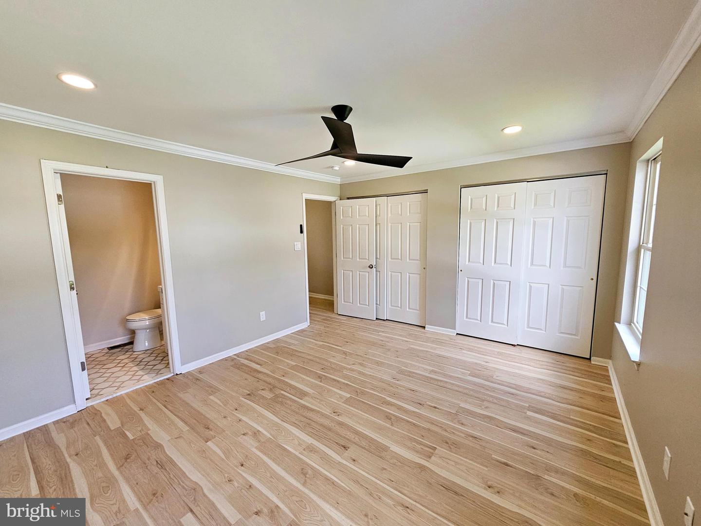 750 E Marshall St #611 Property Photo 8