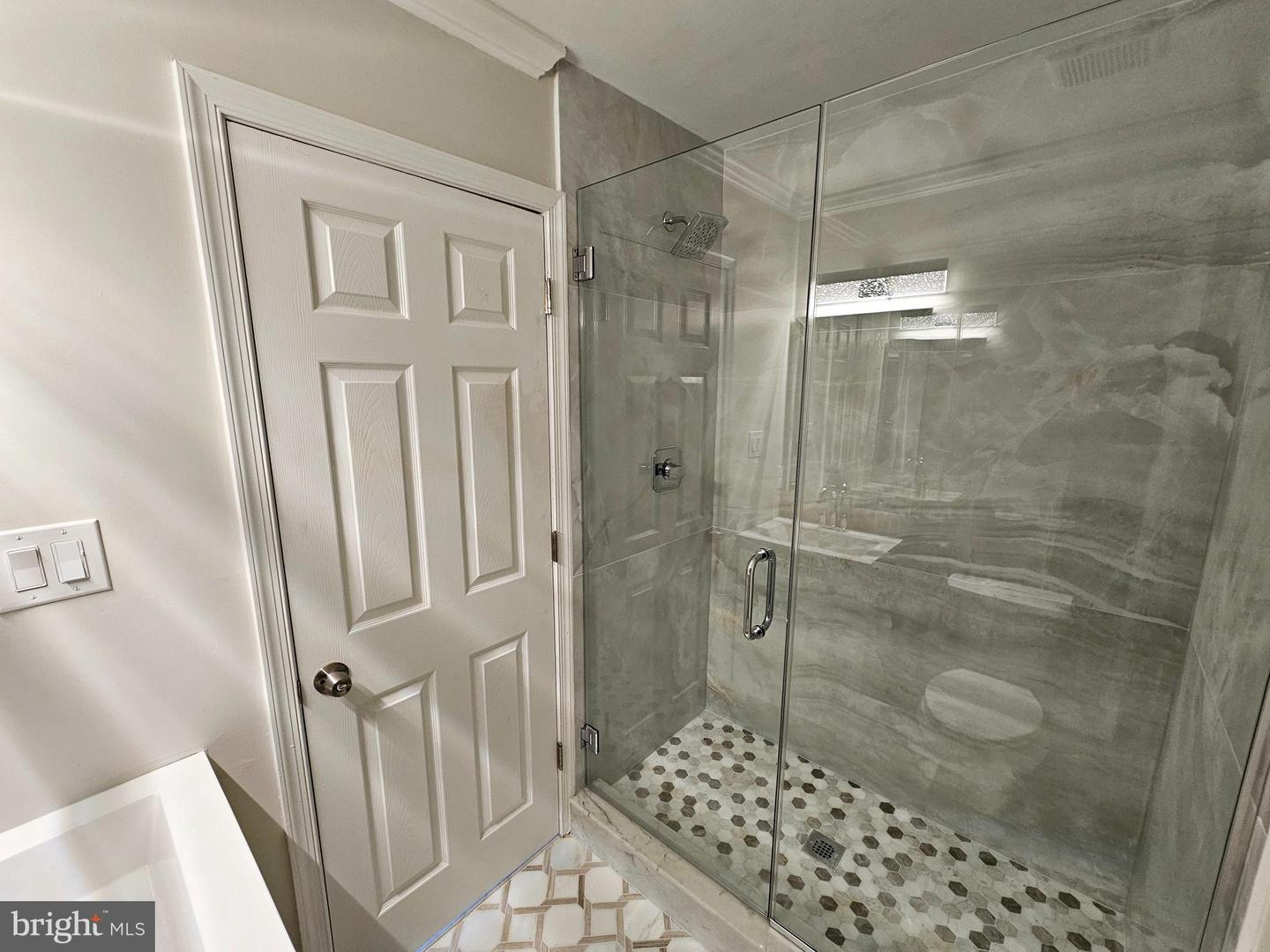 750 E Marshall St #611 Property Photo 10