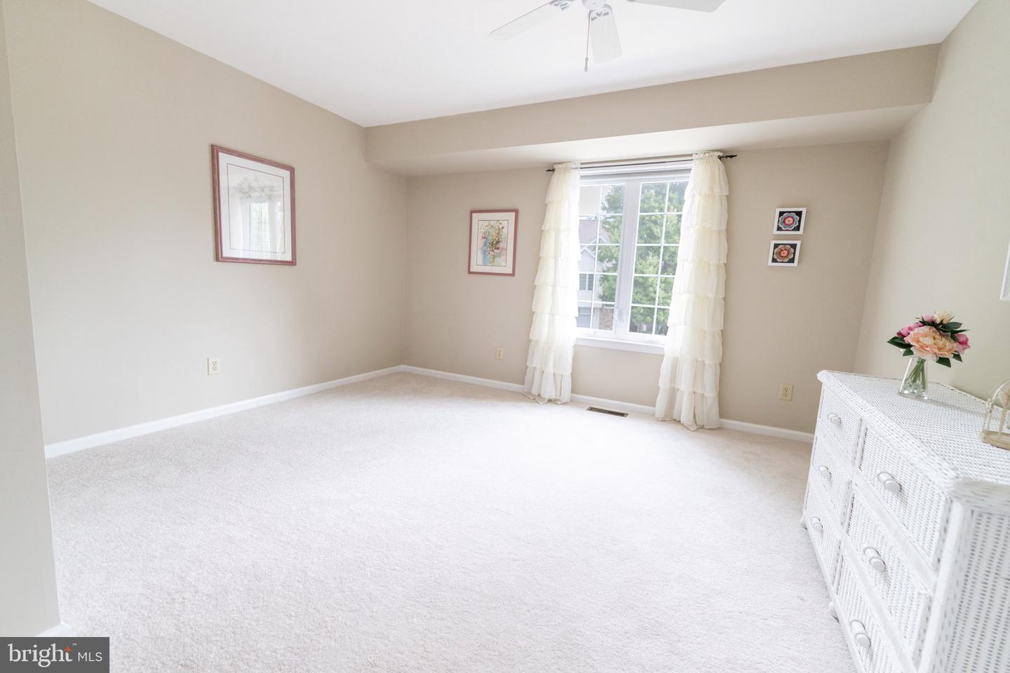 310 Newport Pl Property Photo 27