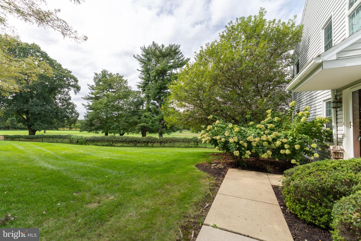 310 Newport Pl Property Photo 48