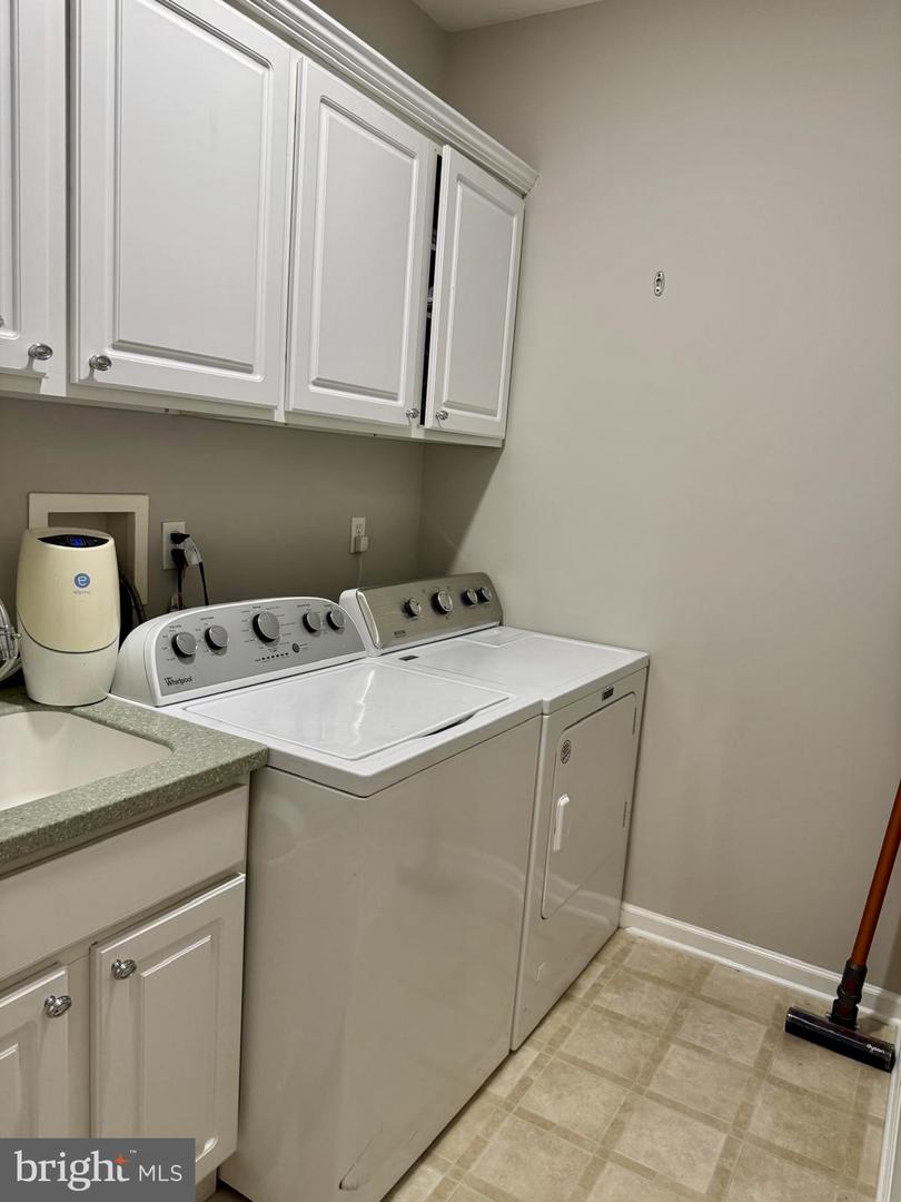 240 Torrey Pine Ct Property Photo 17