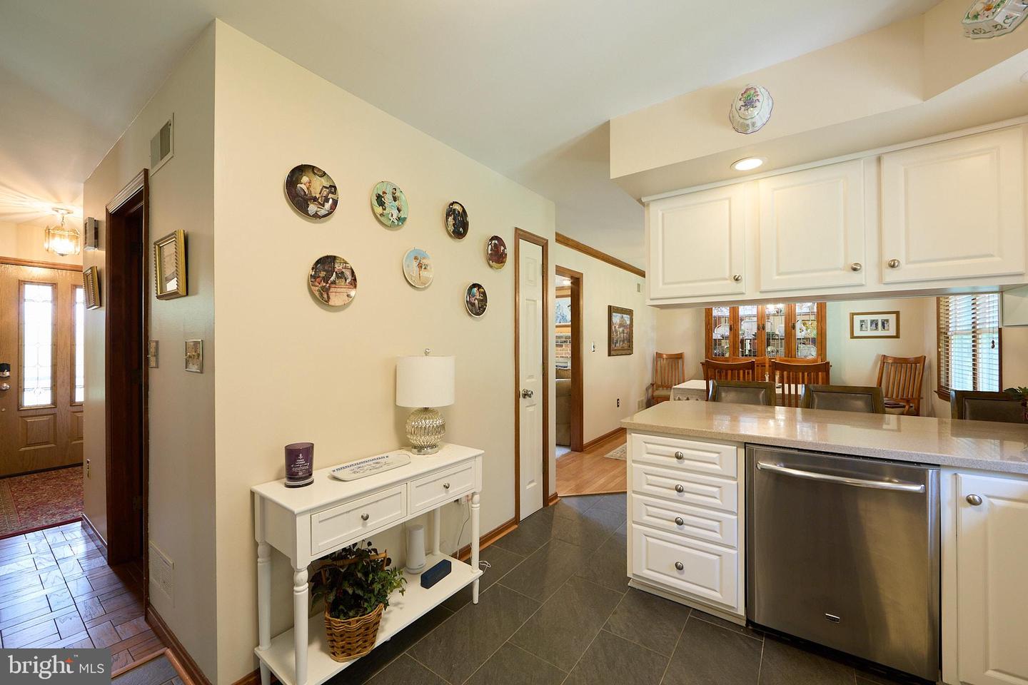 106 Stephen Ln Property Photo 8