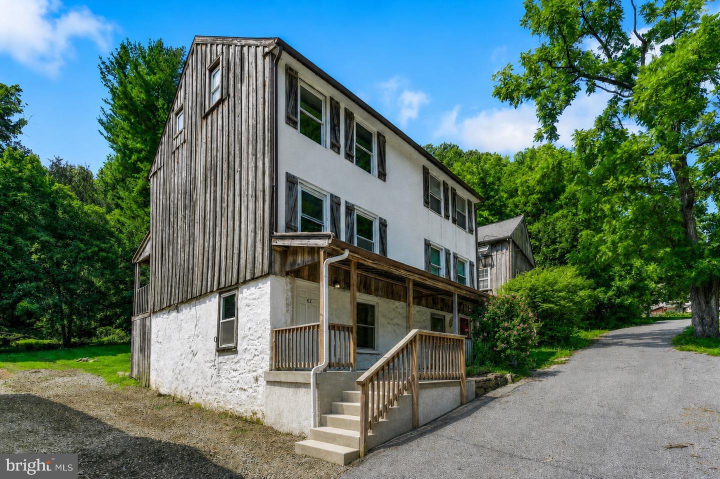 62 Irish Ln Property Photo 1