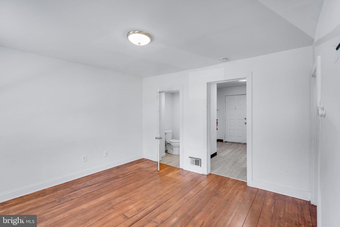 62 Irish Ln Property Photo 18