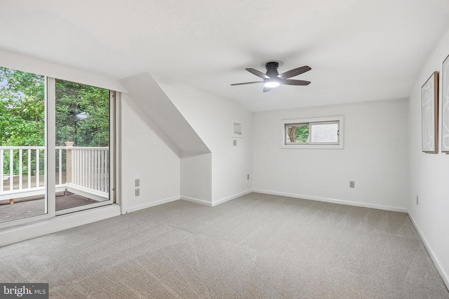 610 W Market St Property Photo 43