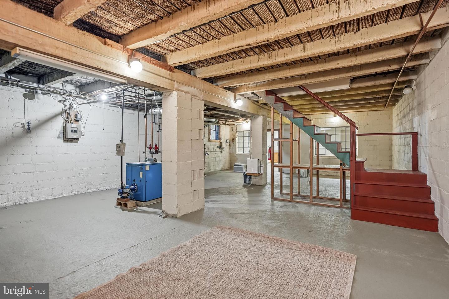 610 W Market St Property Photo 51