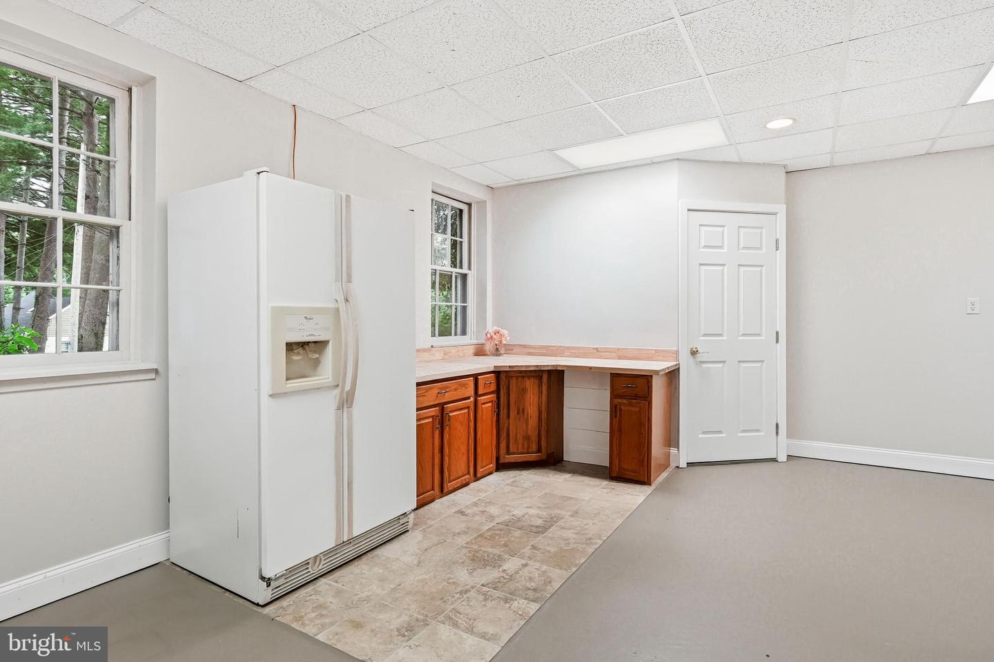 610 W Market St Property Photo 55