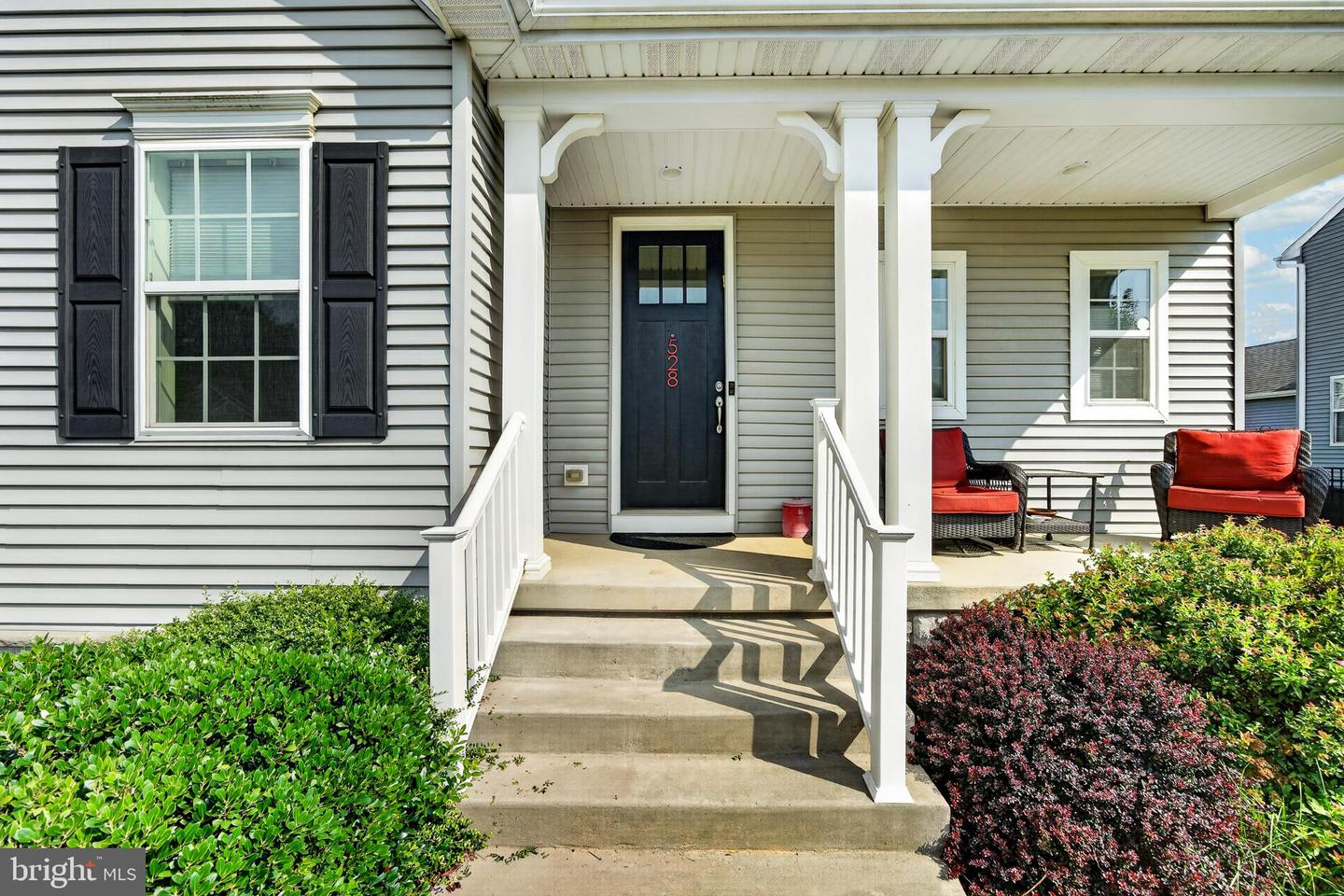 528 Boyce St Property Photo 5