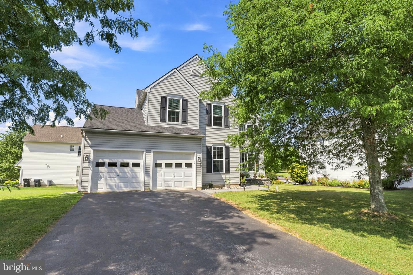 21 N DANBURY CIR