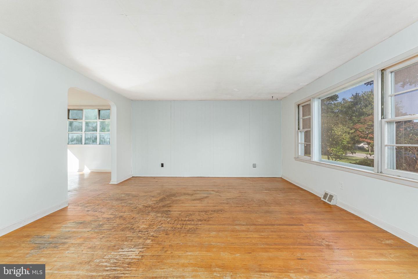 1304 Mary Jane Ln Property Photo 4