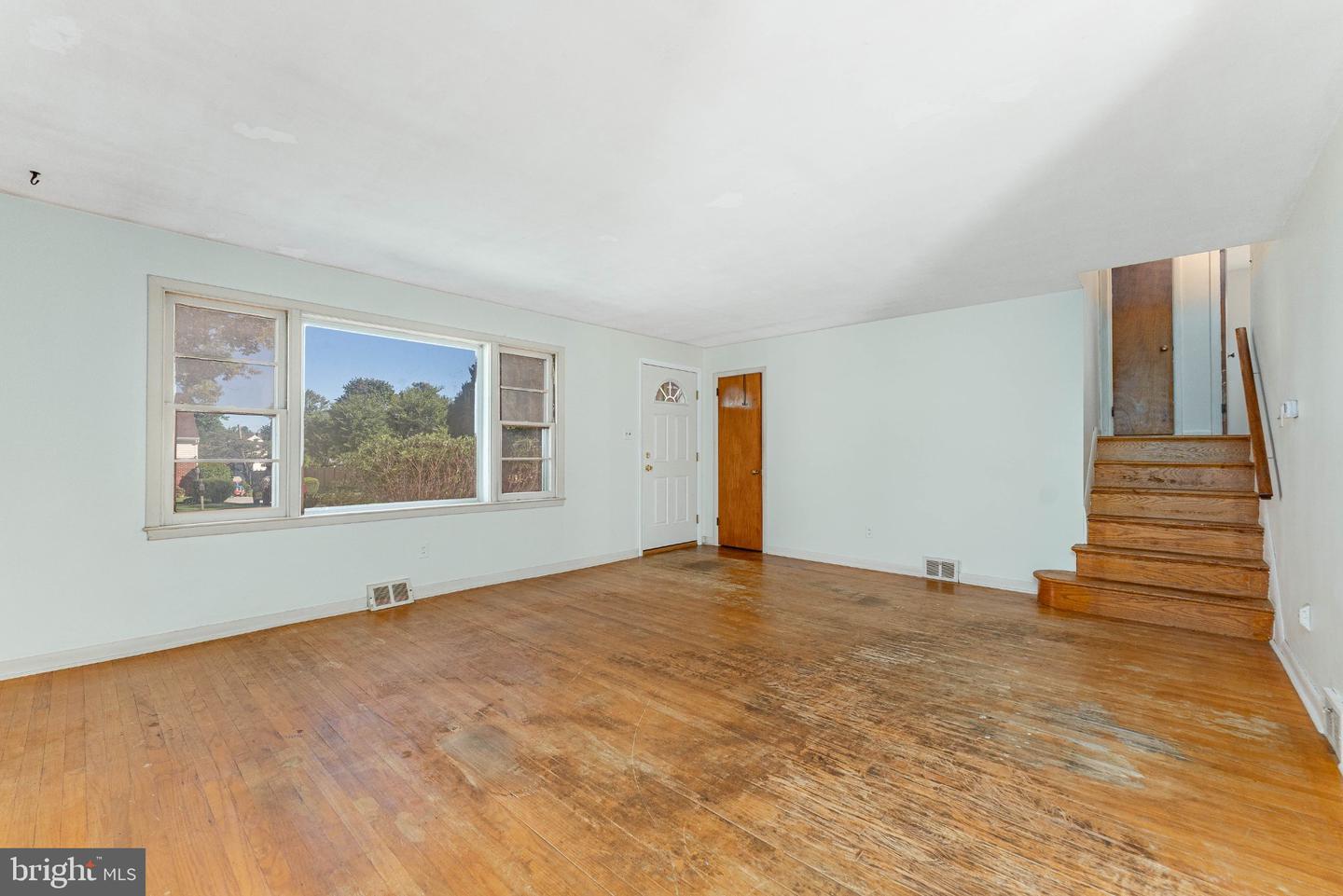 1304 Mary Jane Ln Property Photo 5