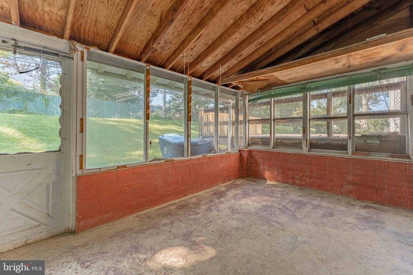 1304 Mary Jane Ln Property Photo 40