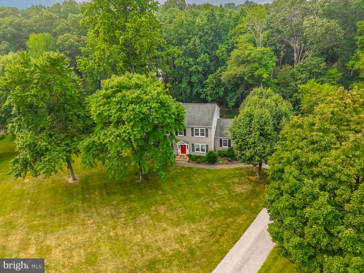 1466 Grove Ave Property Photo 4