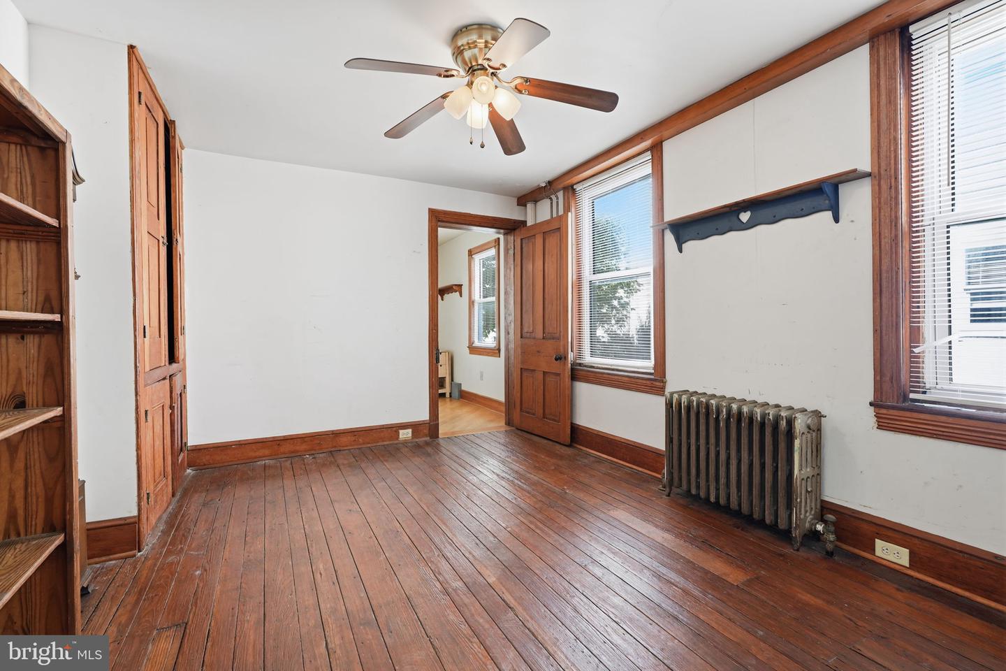 251 E Market St Property Photo 6
