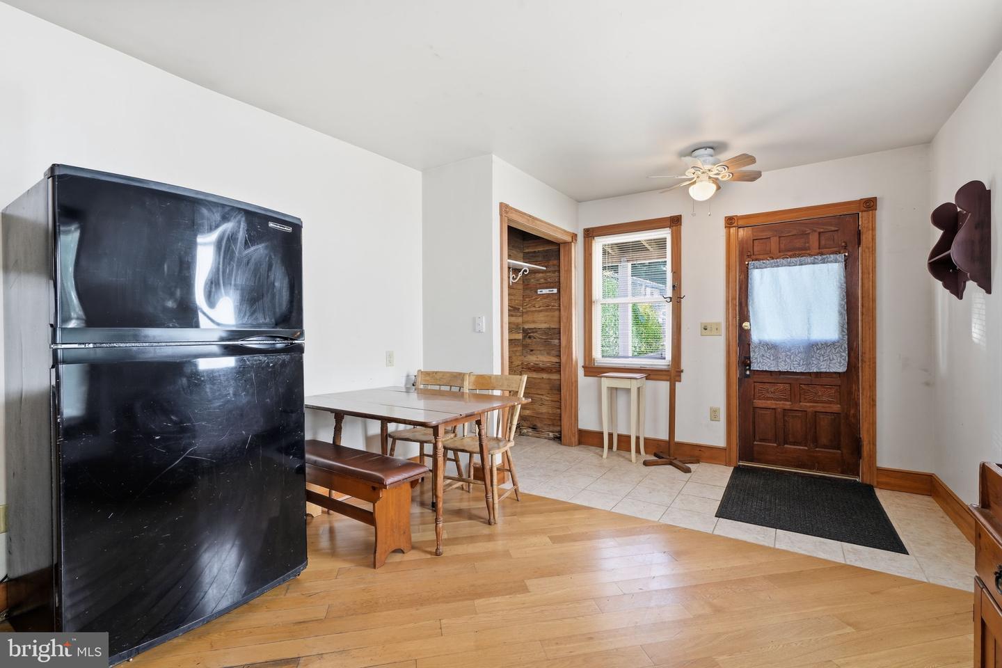 251 E Market St Property Photo 12