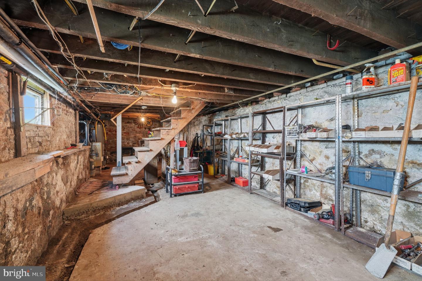 251 E Market St Property Photo 17