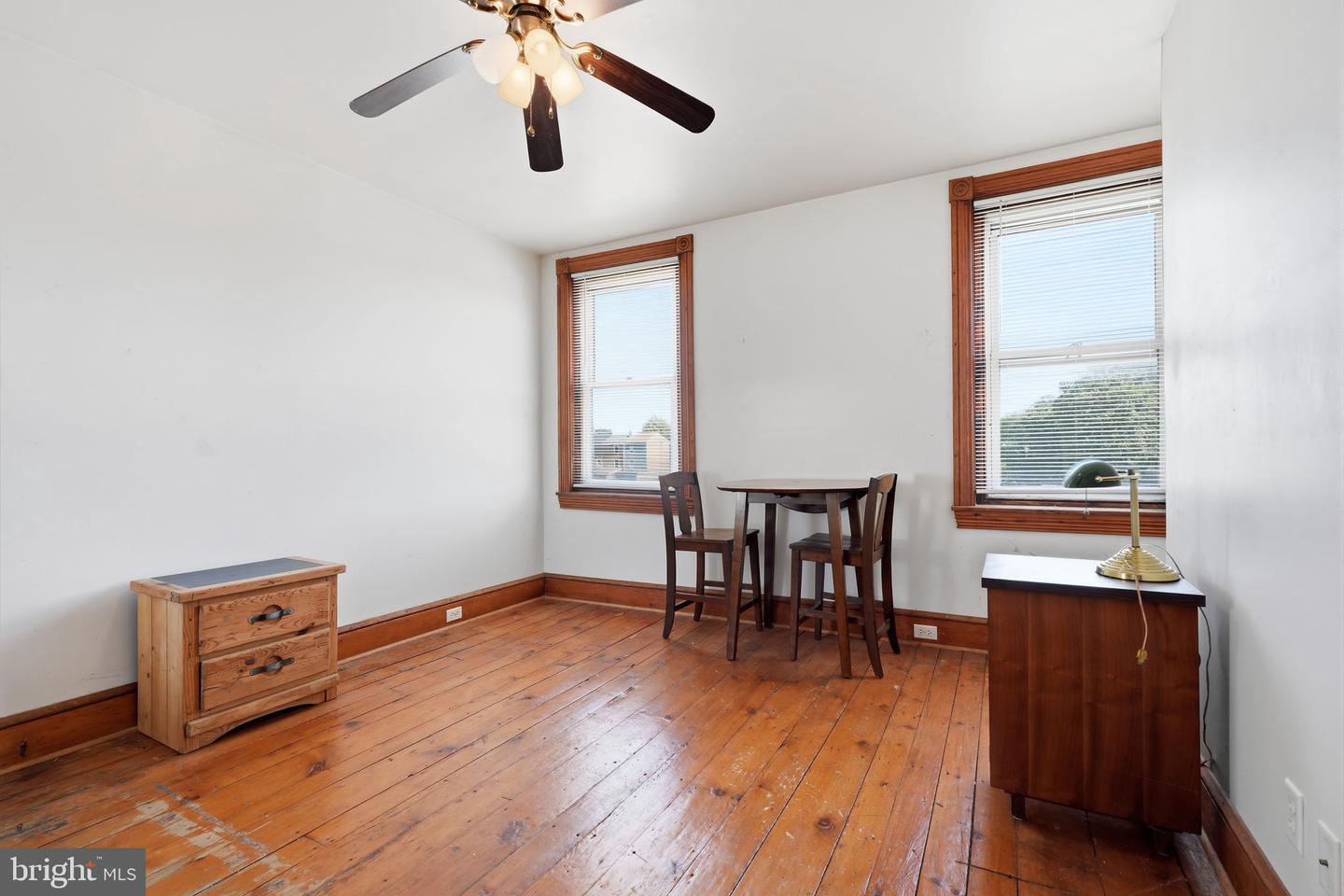251 E Market St Property Photo 25