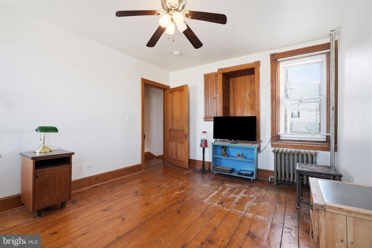 251 E Market St Property Photo 26
