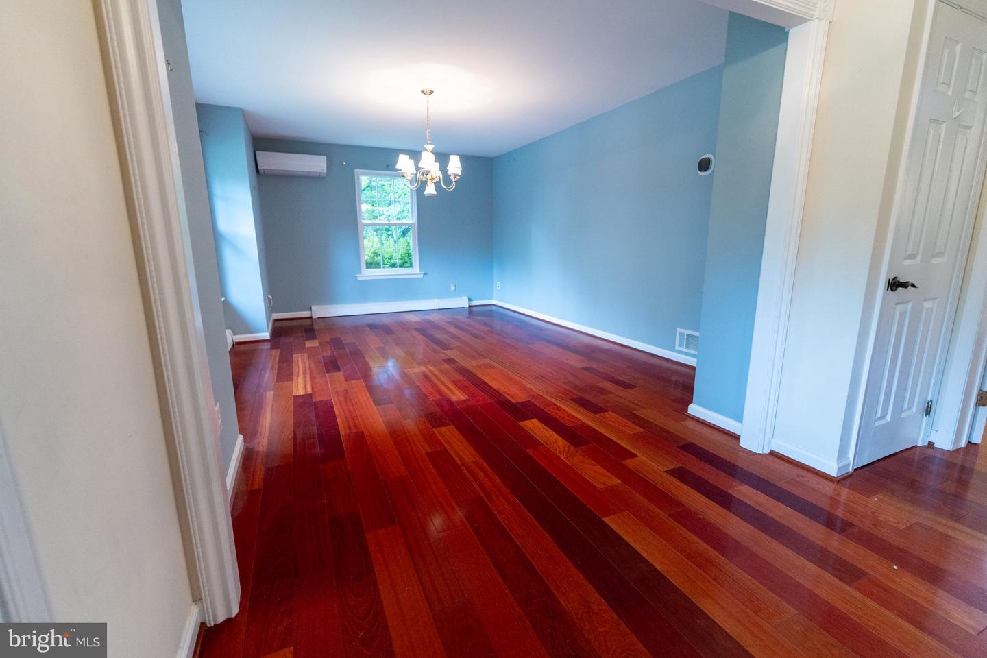 1141 School House Ln Property Photo 4