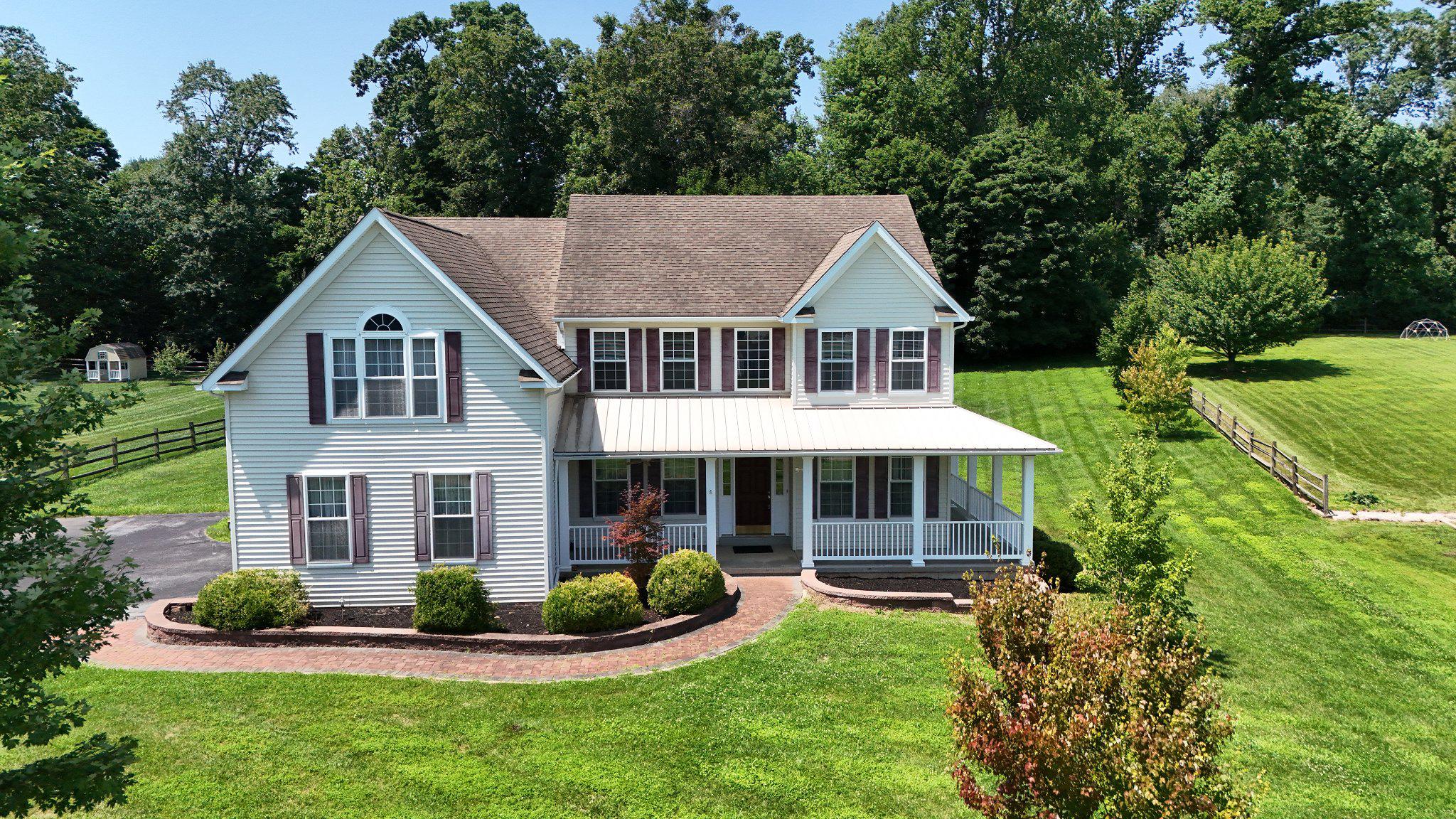 412 Buttonwood Ln Property Photo 1