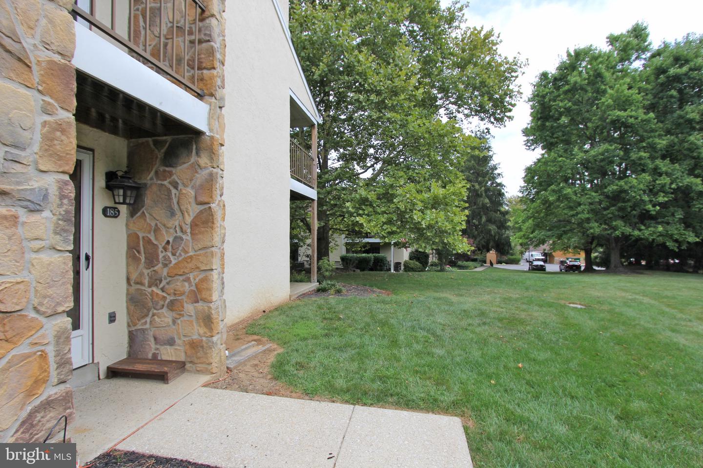 185 Valley Stream Cir Property Photo 2