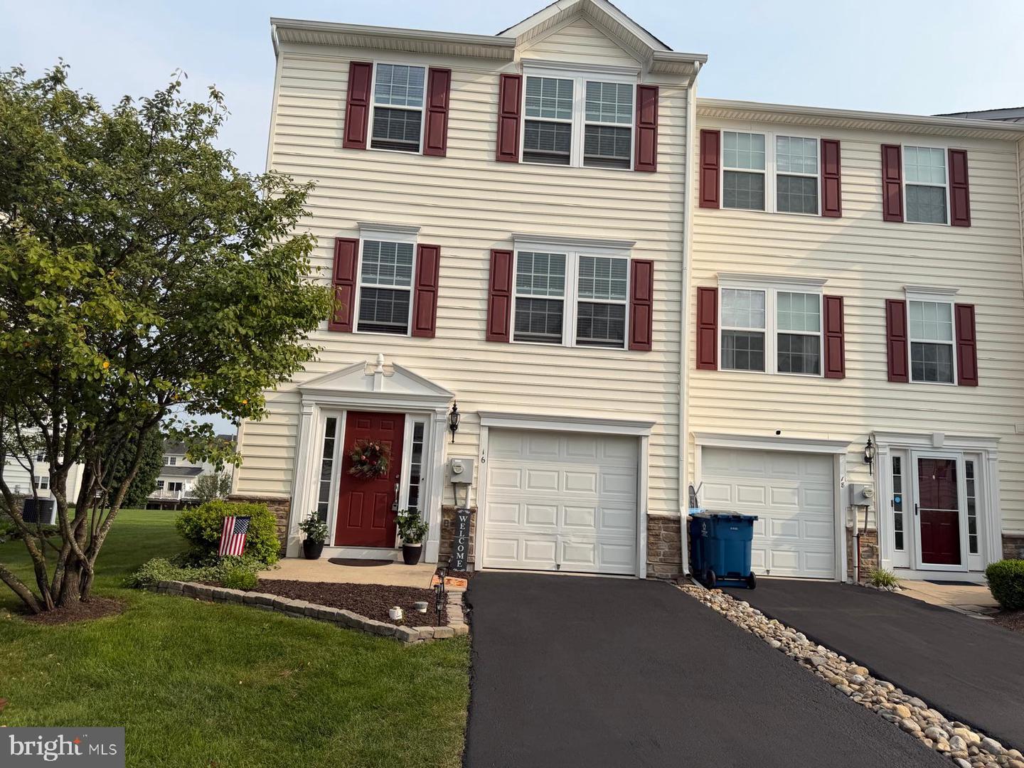 16 Tuxford Ln Property Photo 1