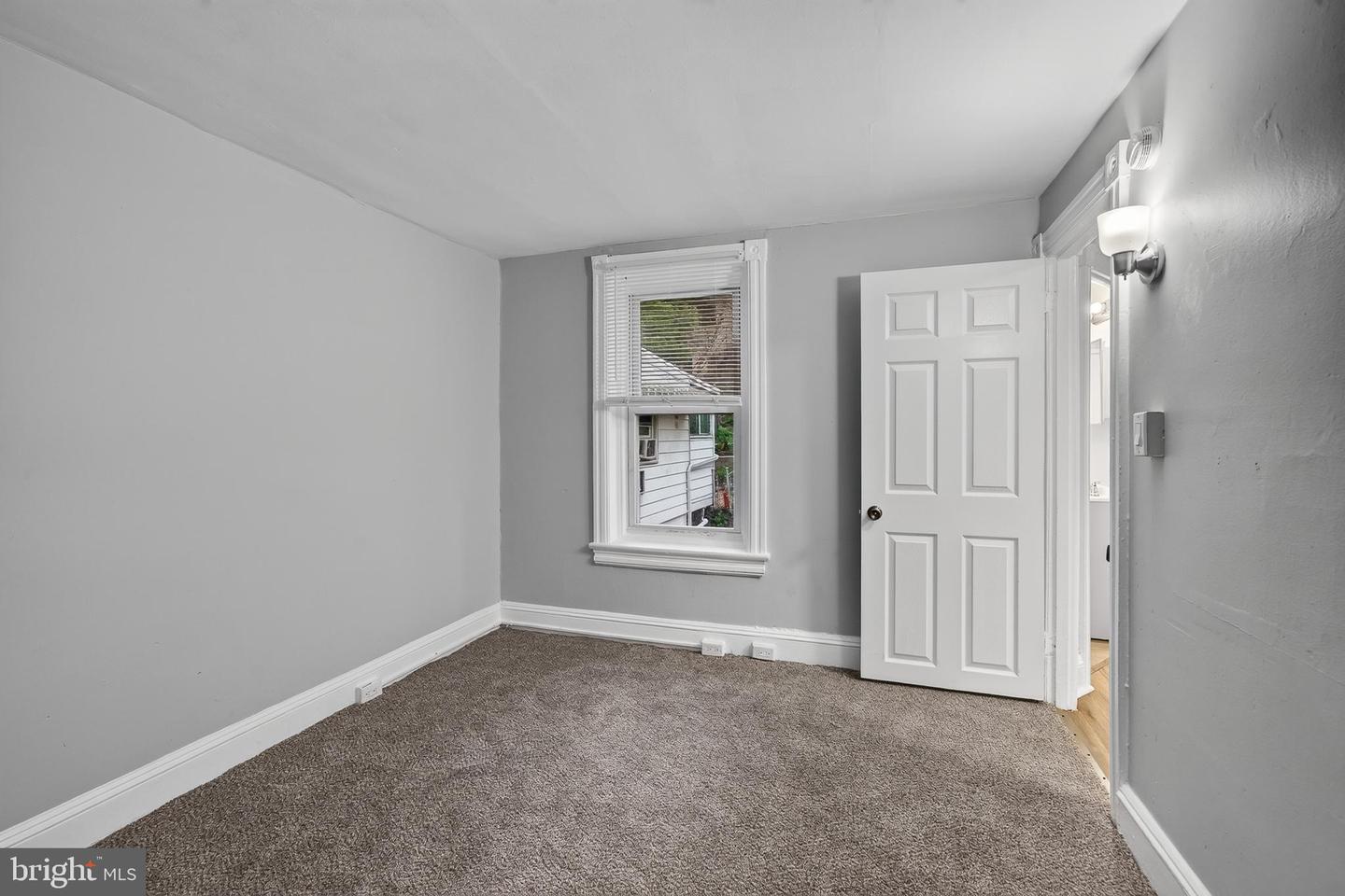605 Coates St Property Photo 22