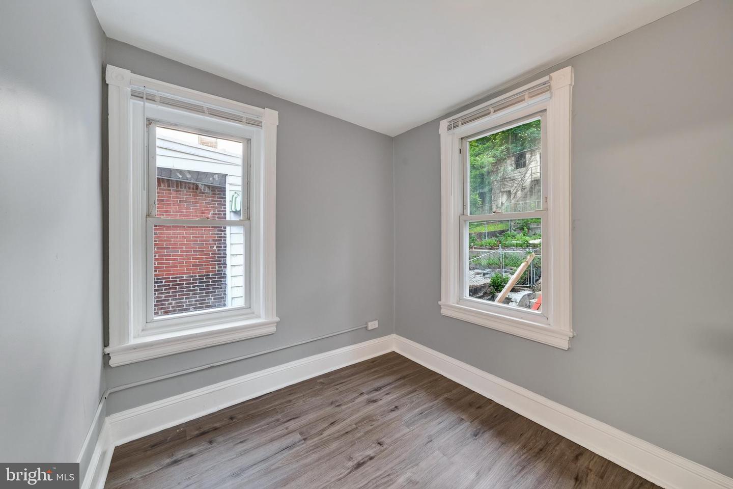 605 Coates St Property Photo 24