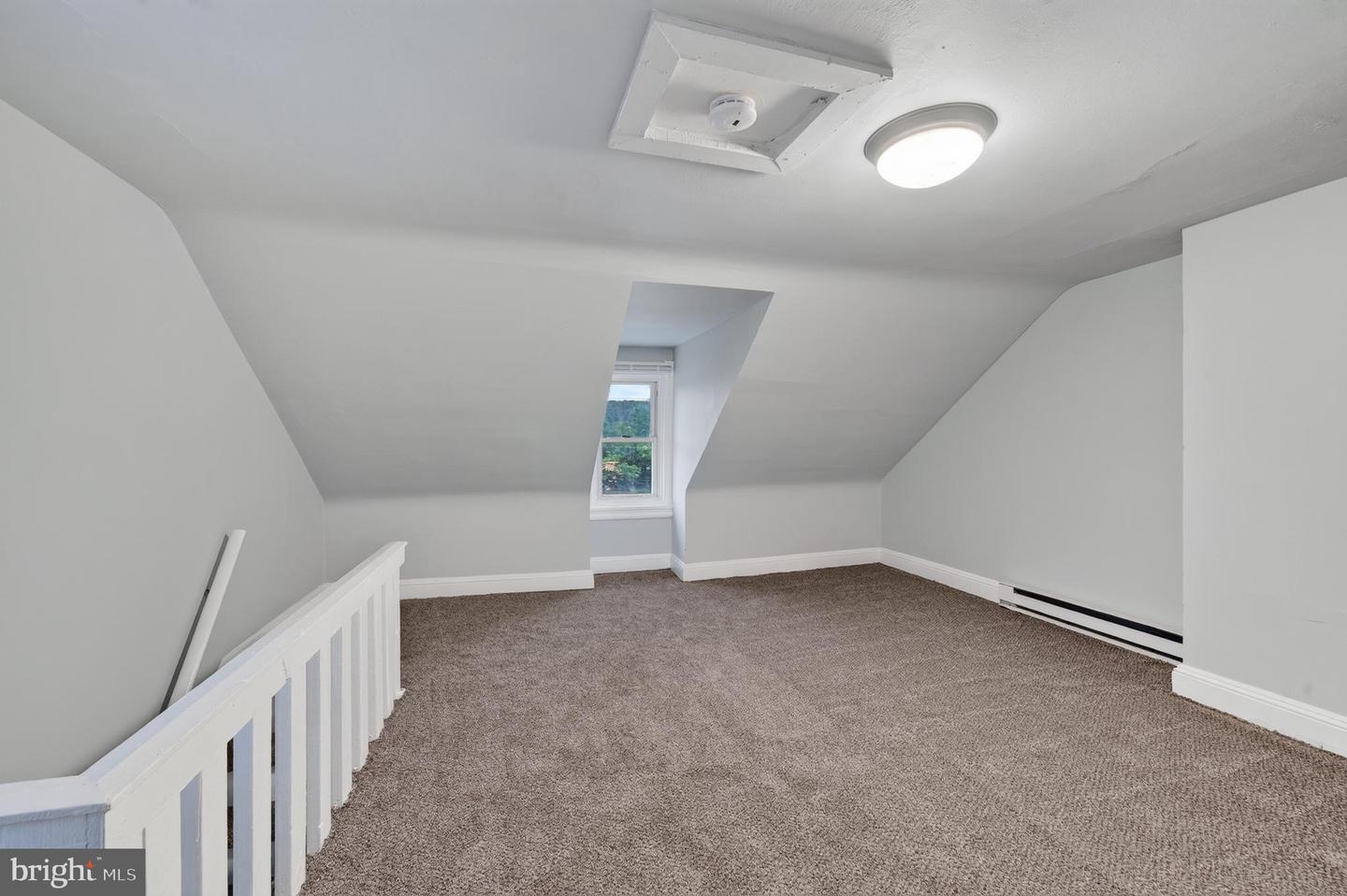 605 Coates St Property Photo 26
