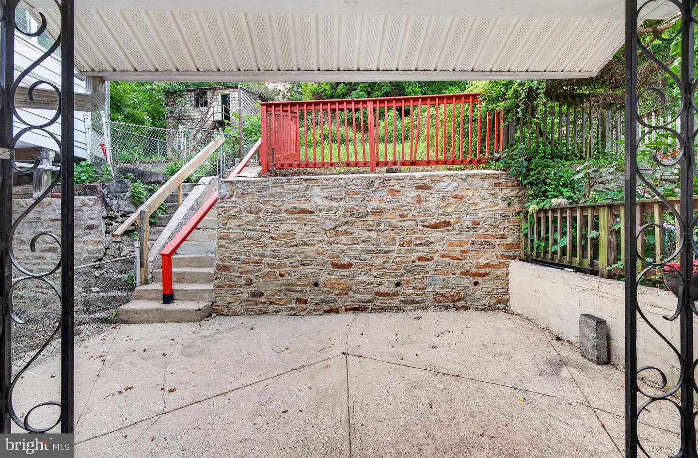 605 Coates St Property Photo 30
