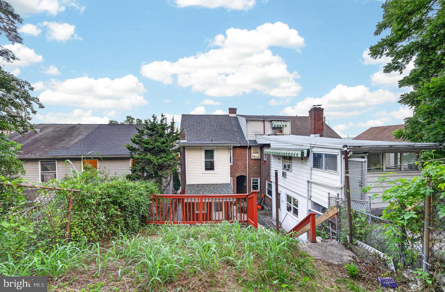 605 Coates St Property Photo 34