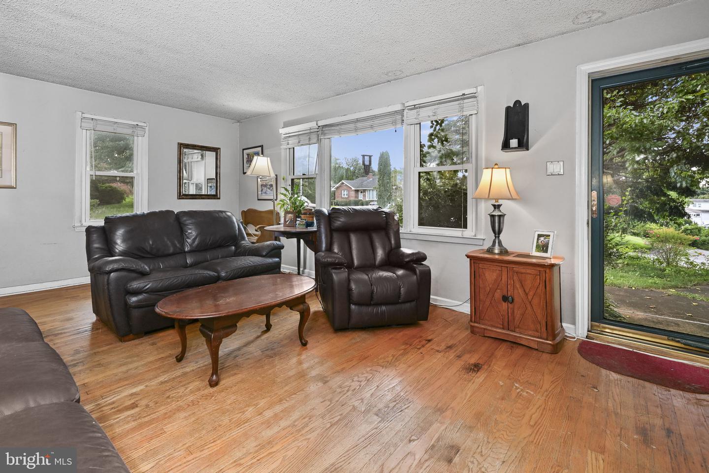 531 Kenview Ave Property Photo 3