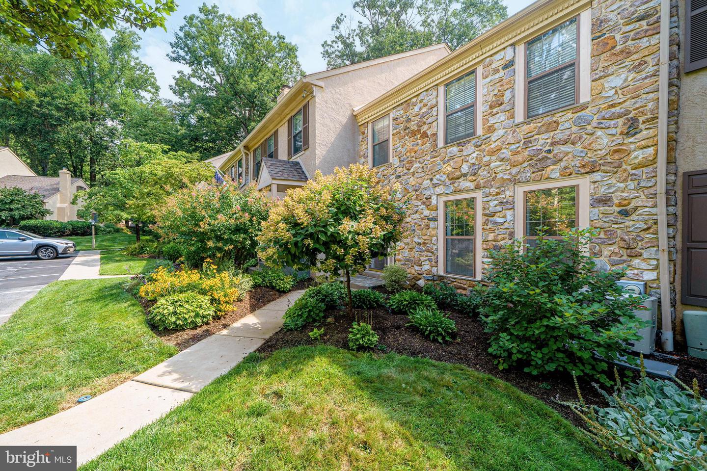 1404 Weatherstone Dr #1404 Property Photo 1