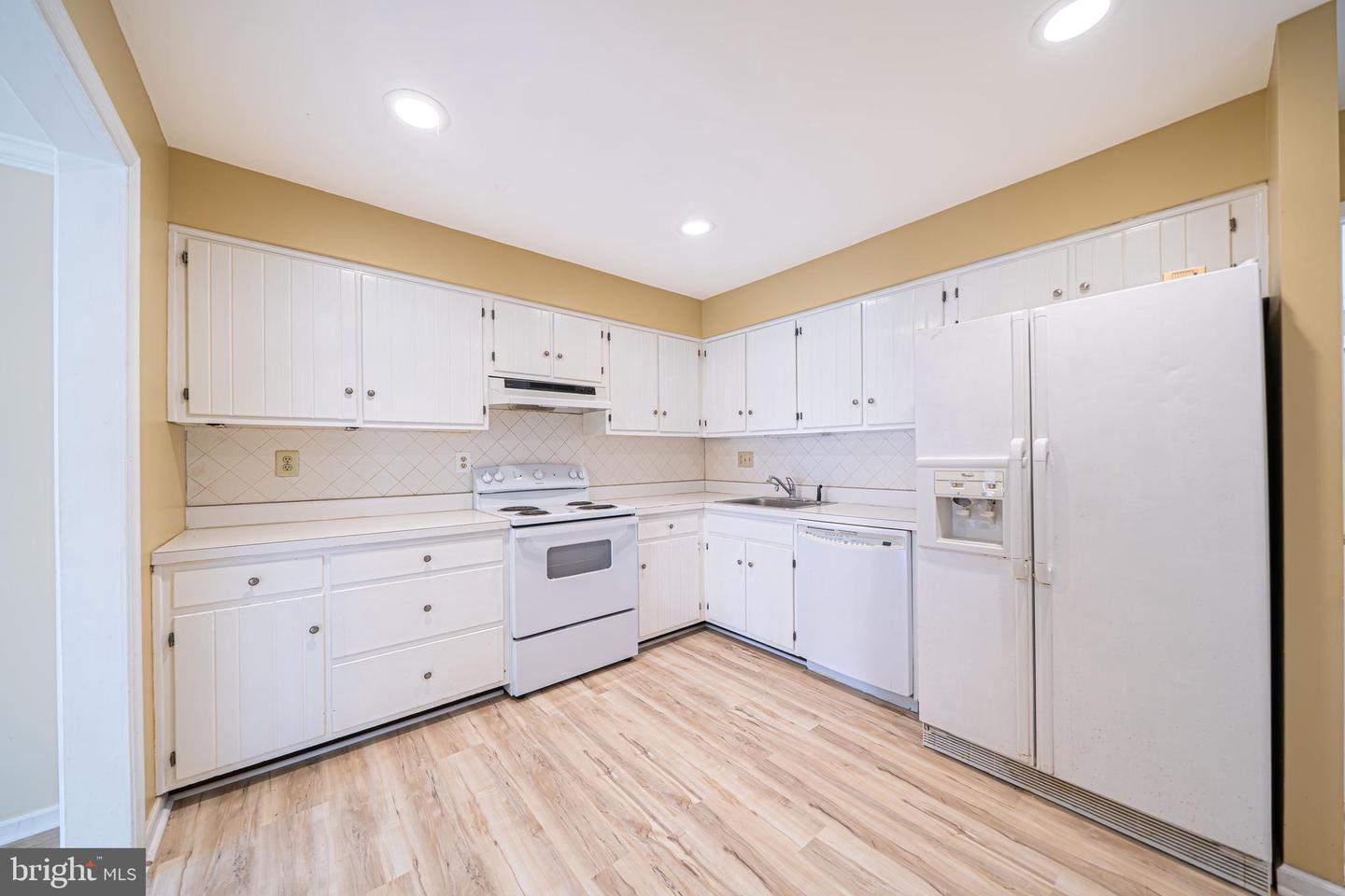 1404 Weatherstone Dr Property Photo 12