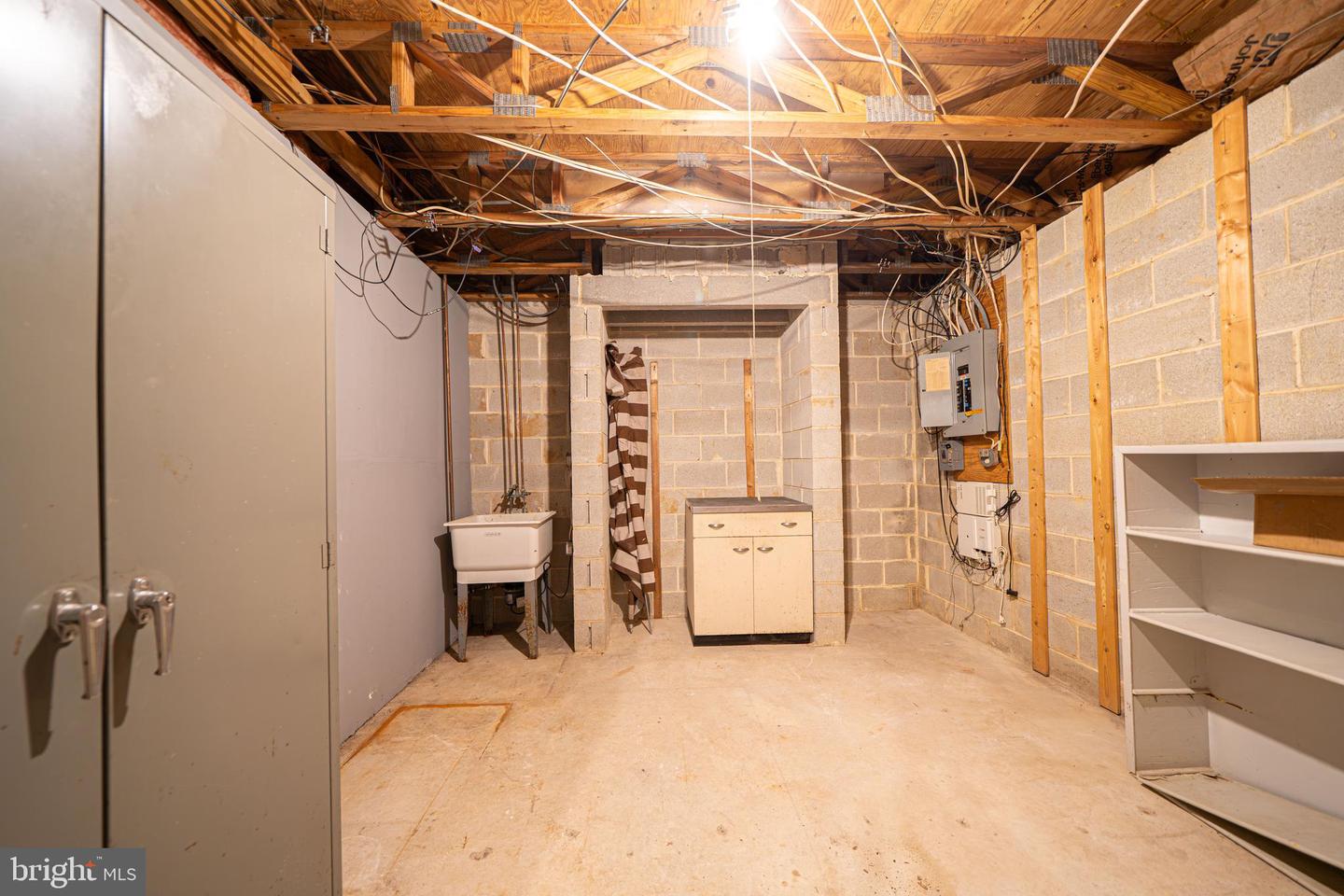 1404 Weatherstone Dr Property Photo 30