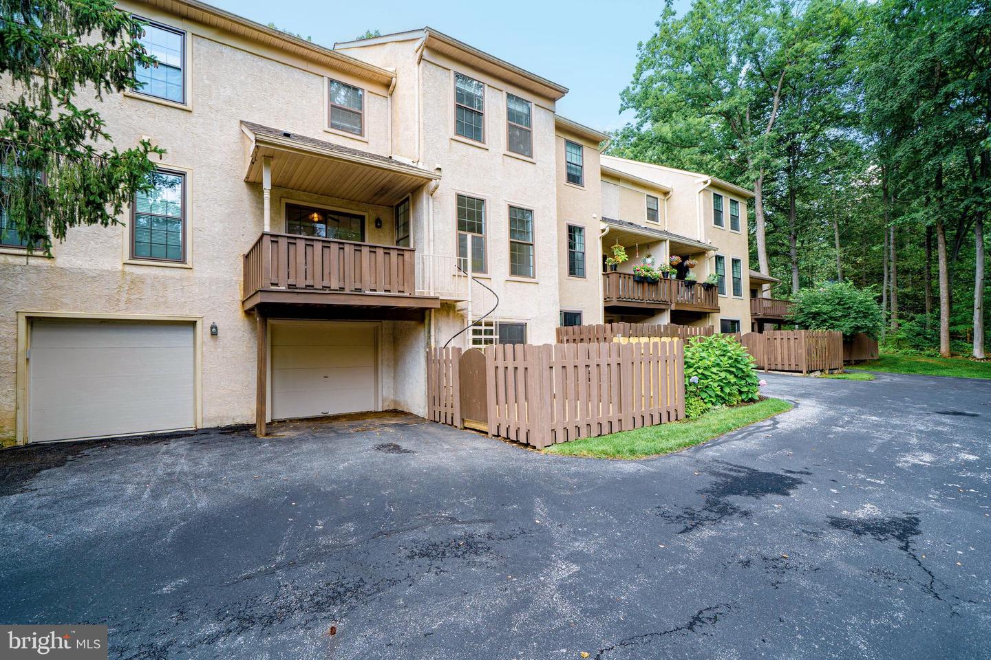 1404 Weatherstone Dr Property Photo 31
