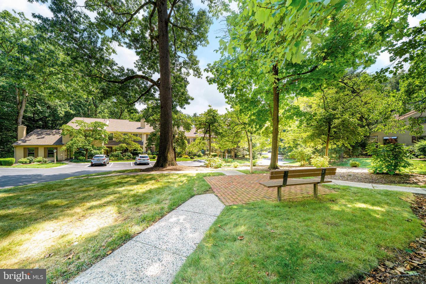 1404 Weatherstone Dr Property Photo 35