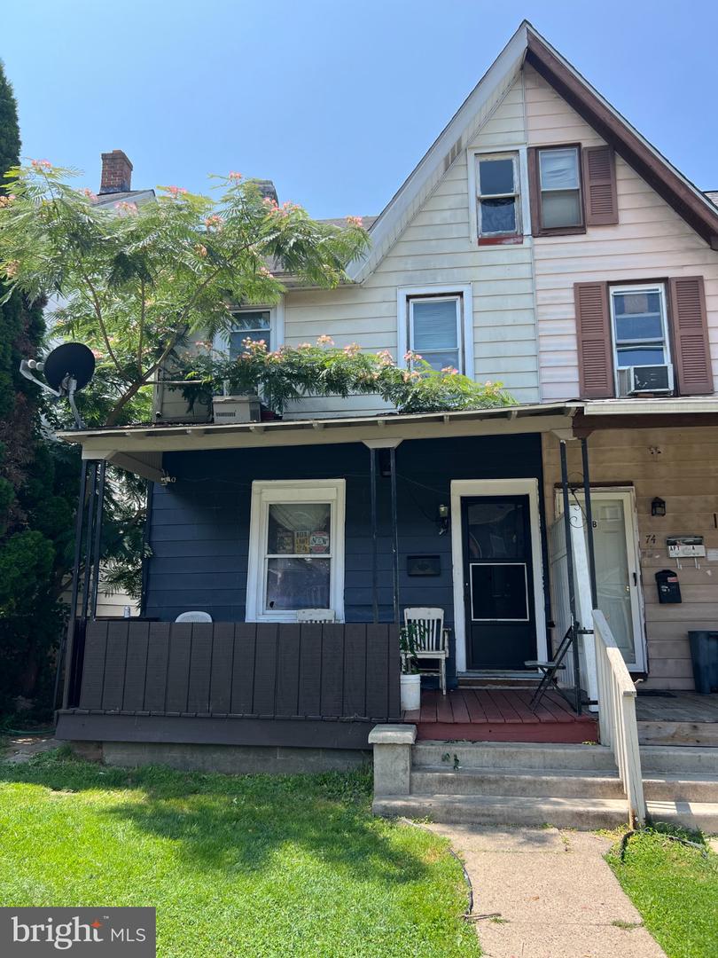 76 Virginia Ave Property Photo 3