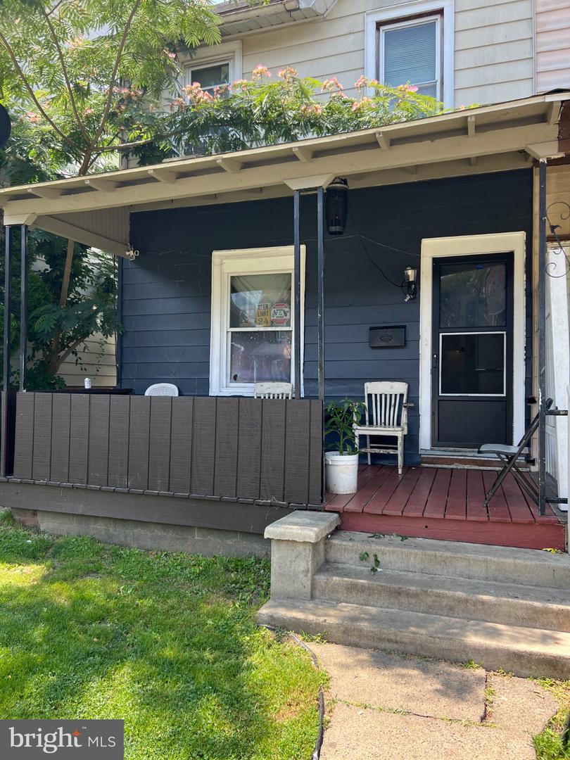 76 Virginia Ave Property Photo 4